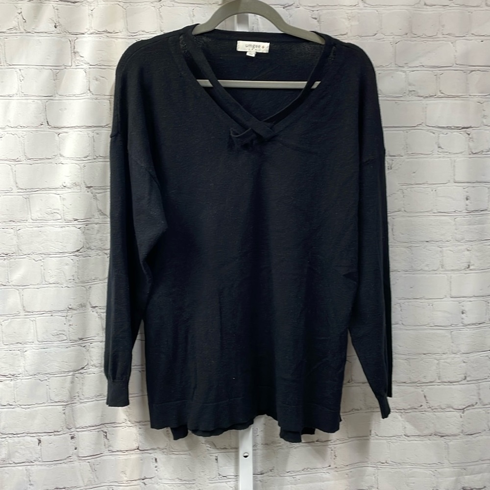 Umgee criss cross chest detail soft black pullover XL sweater